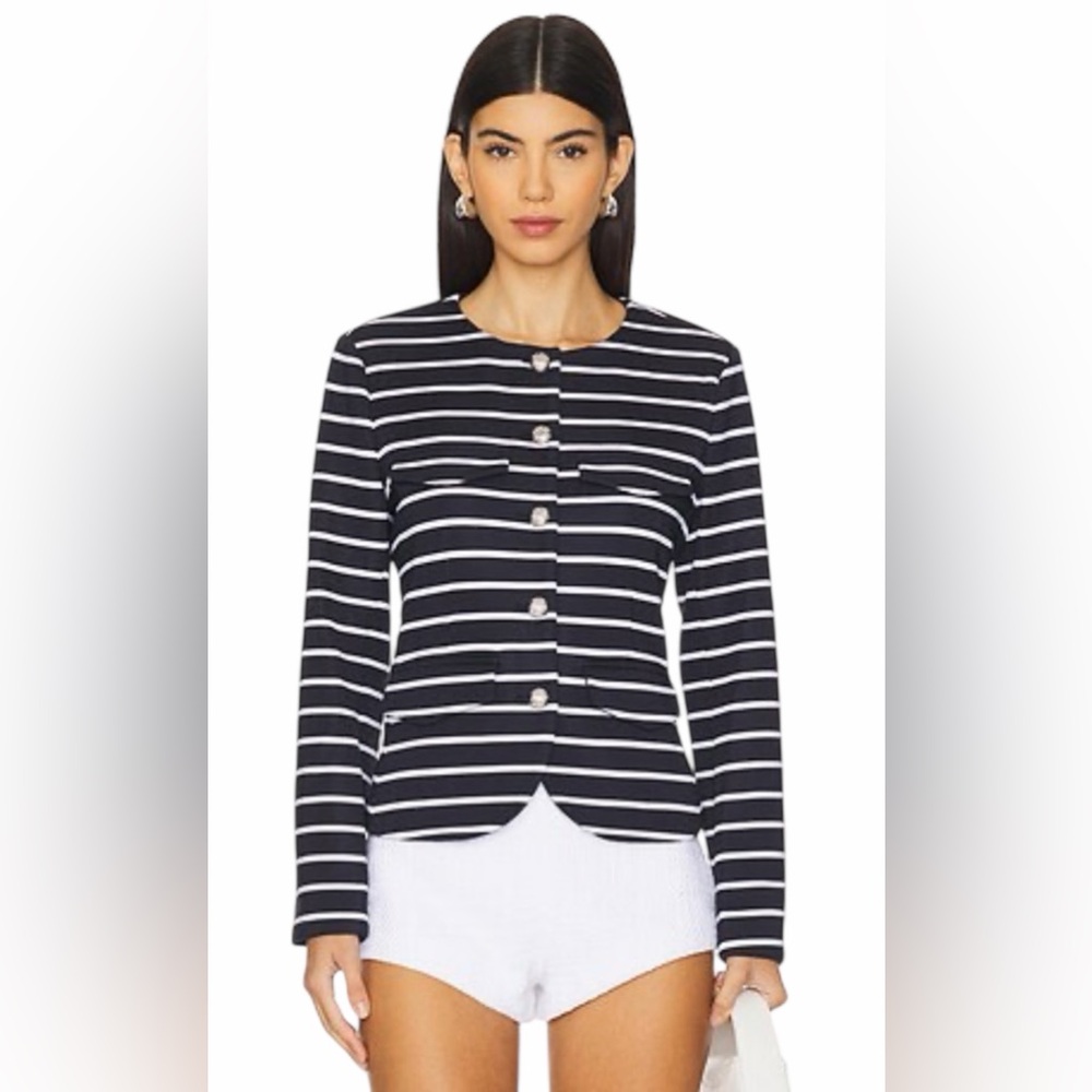 VERONICA BEARD KENSINGTON JACKET (SOLD OUT) IN NAVY & WHITE.